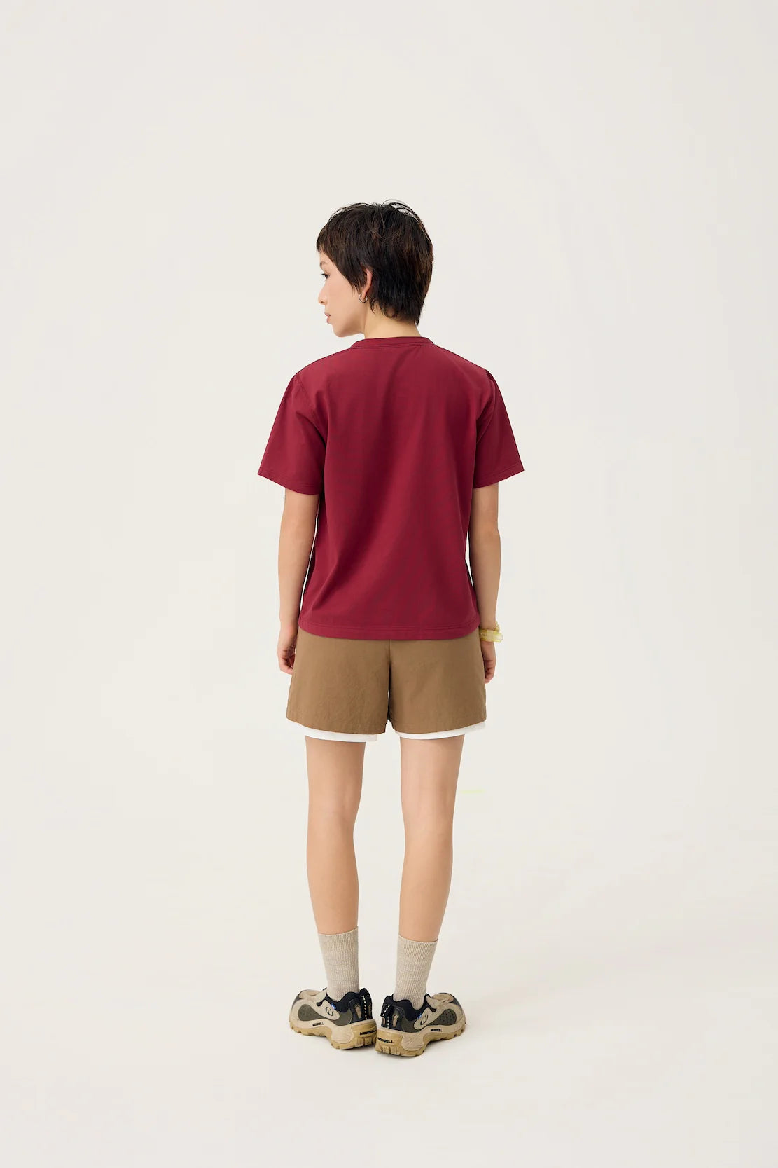EVERYDAY REVERSIBLE TEE IN BURGUNDY & SAPPANWOOD