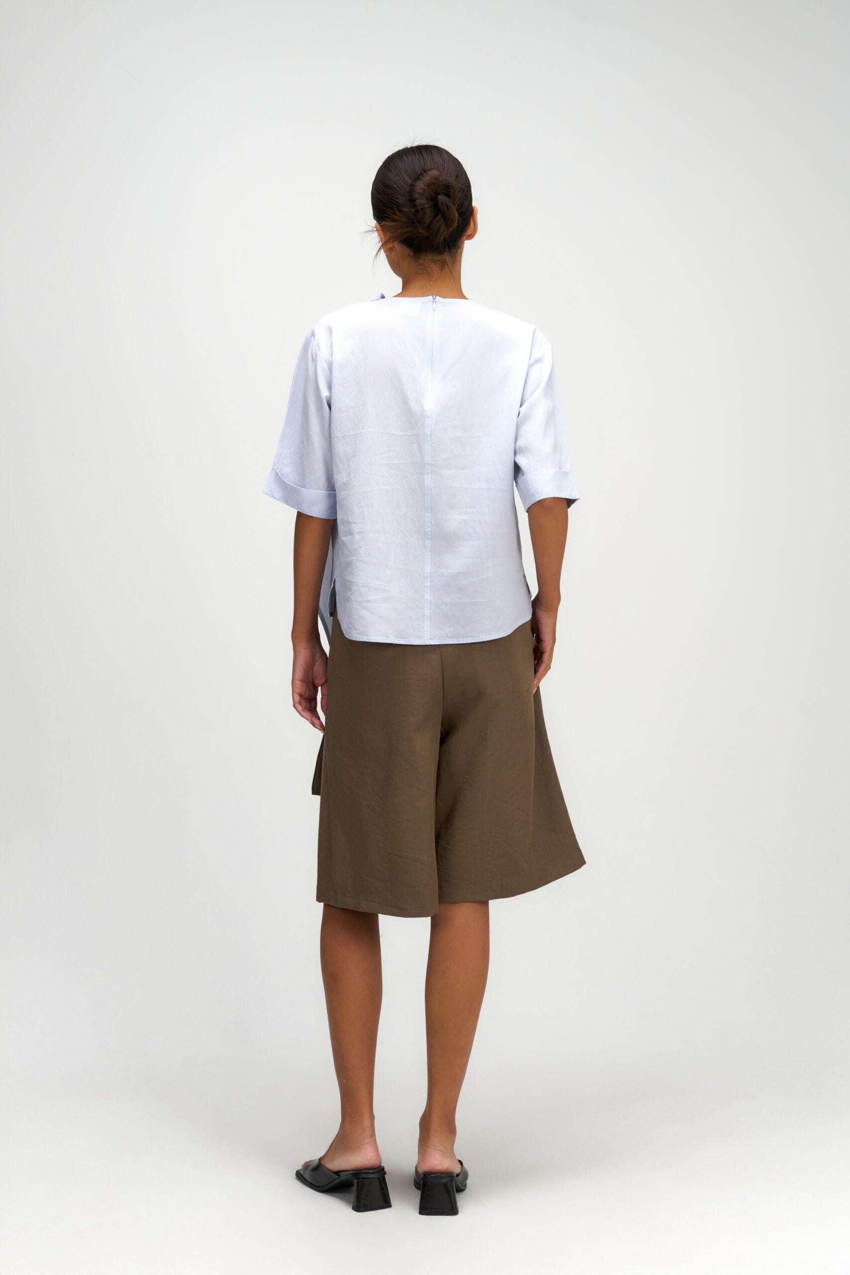 Gender Neutral Pleated Belted Short (Tea) - BEV C multi label store