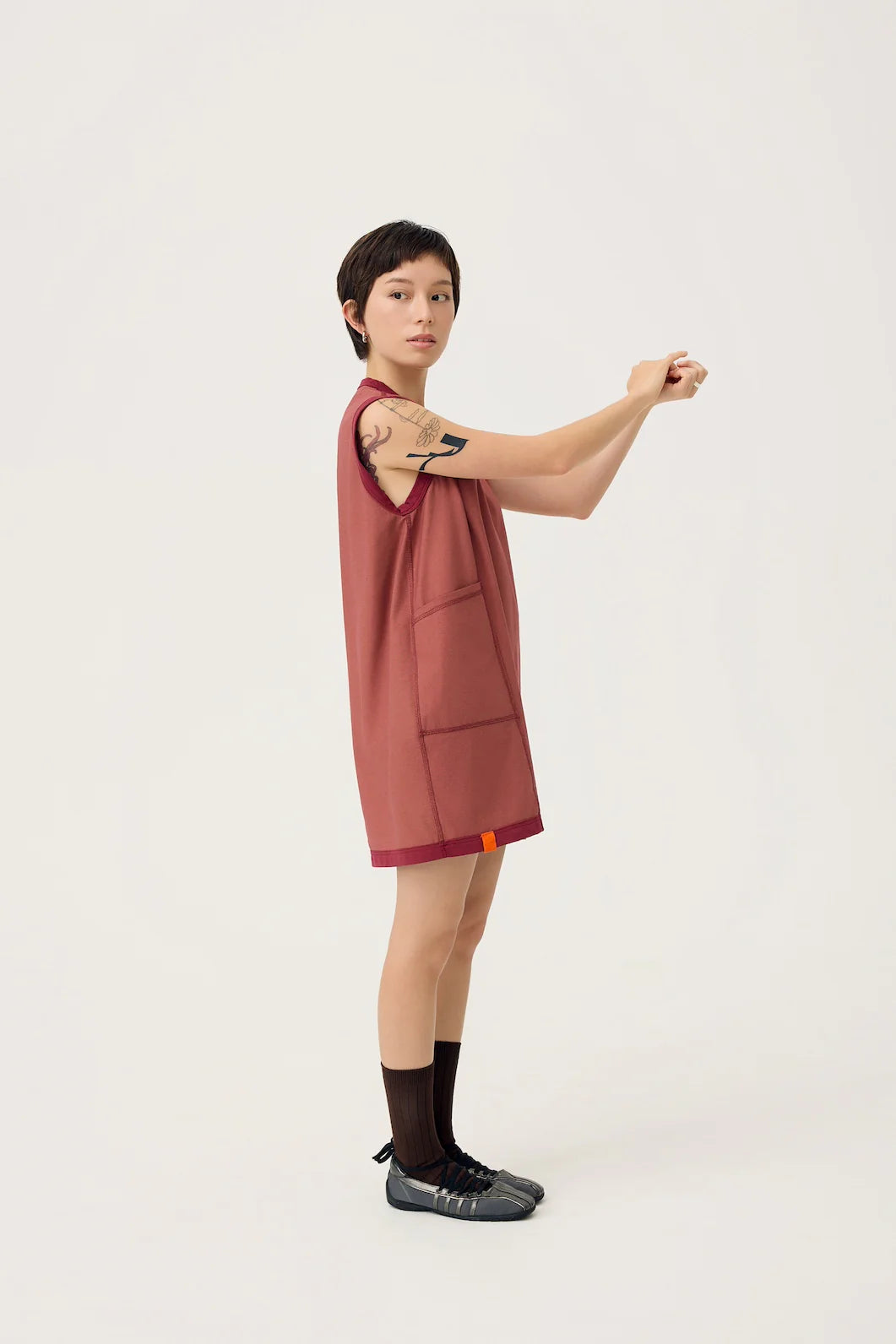 COCOON JERSEY REVERSIBLE DRESS IN BURGUNDY & SAPPANWOOD