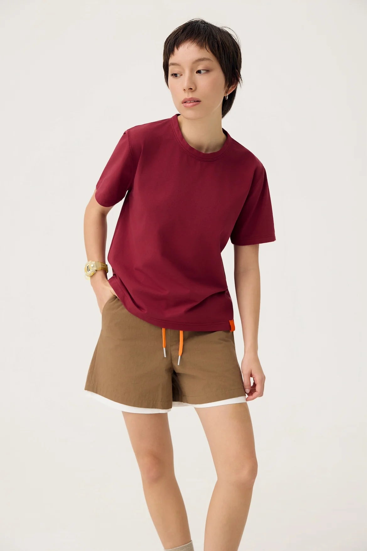 EVERYDAY REVERSIBLE TEE IN BURGUNDY & SAPPANWOOD