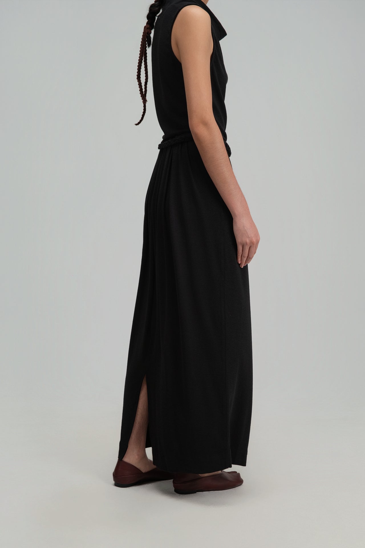 Snow Knit Pleated Cocoon Skirt w/ Braided Belt (Black) - BEV C multi label store
